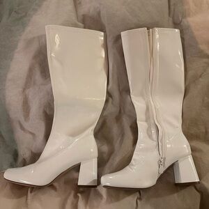 White Square Toe Chunky Heel Knee High Gogo Boots – Size 7.5